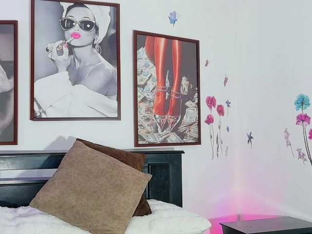 dymonslut's BongaCams show and profile