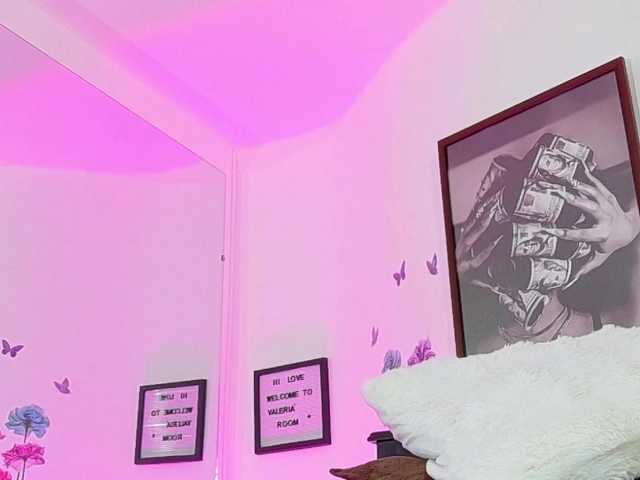 dymonslut's BongaCams show and profile