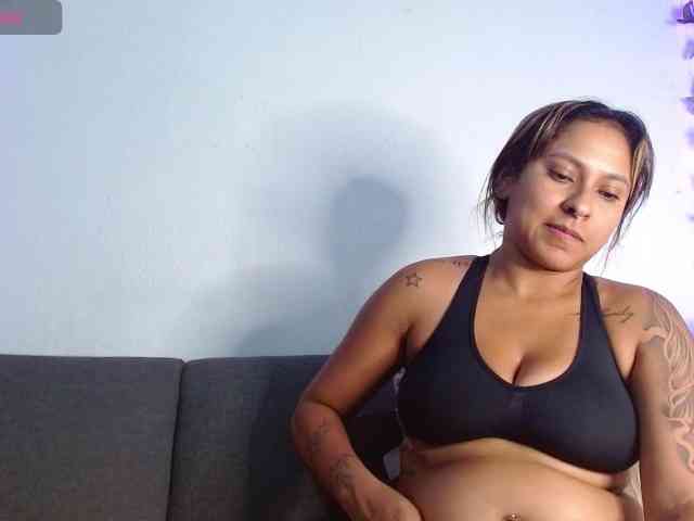 Conejita-Horny webcam