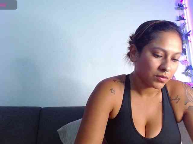 Conejita-Horny webcam