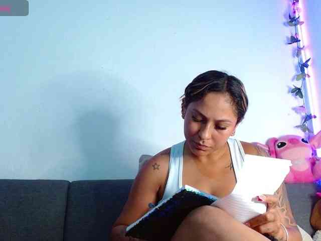 Conejita-Horny webcam
