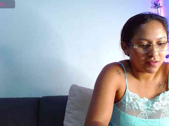 Conejita-Horny webcam