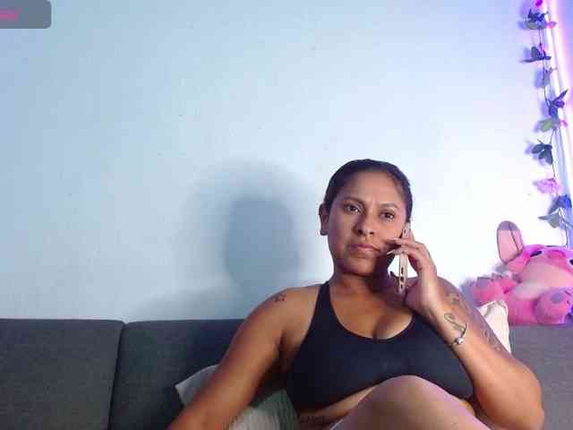 Conejita-Horny webcam