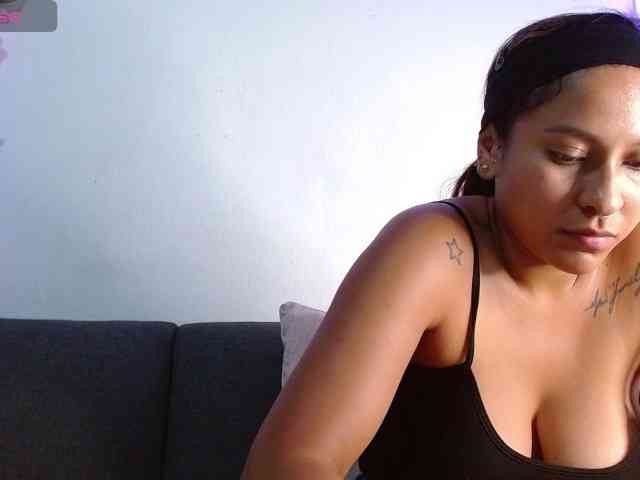 Conejita-Horny webcam