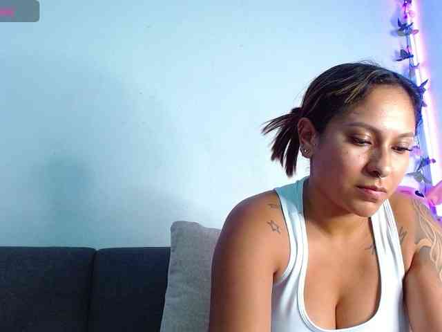 Conejita-Horny webcam
