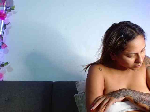 Conejita-Horny webcam