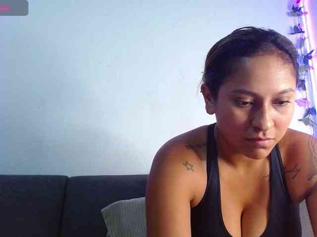 Conejita-Horny webcam
