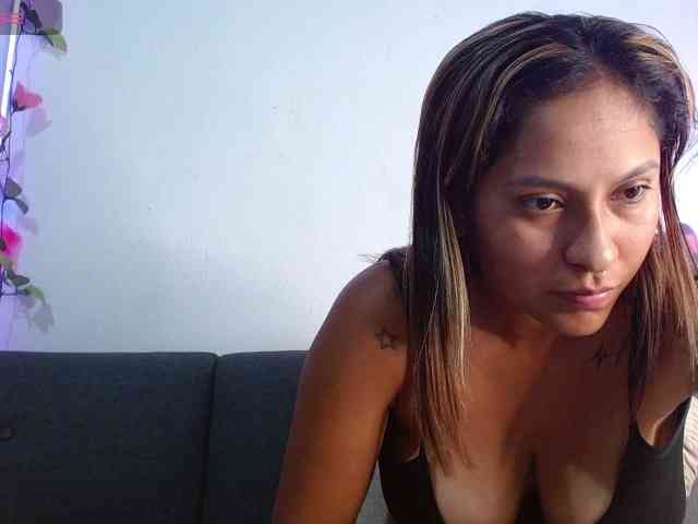 Conejita-Horny webcam