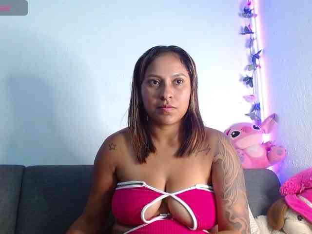 Conejita-Horny webcam