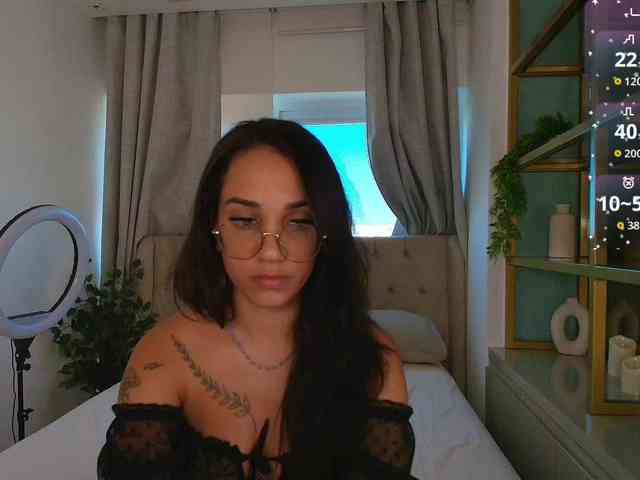 Sally-Diaz webcam
