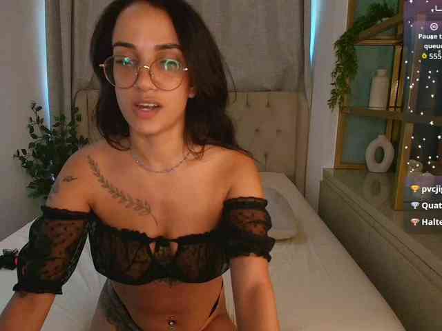 Sally-Diaz webcam