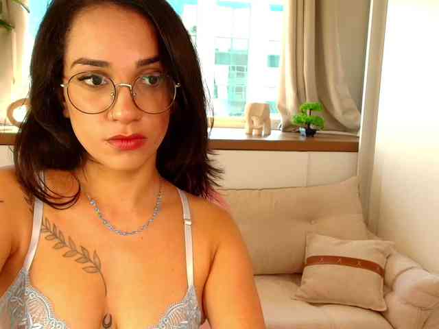 Sally-Diaz webcam