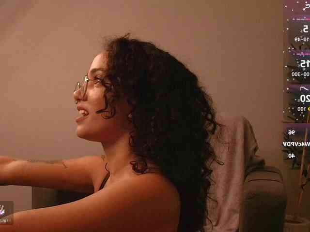 Sally-Diaz webcam