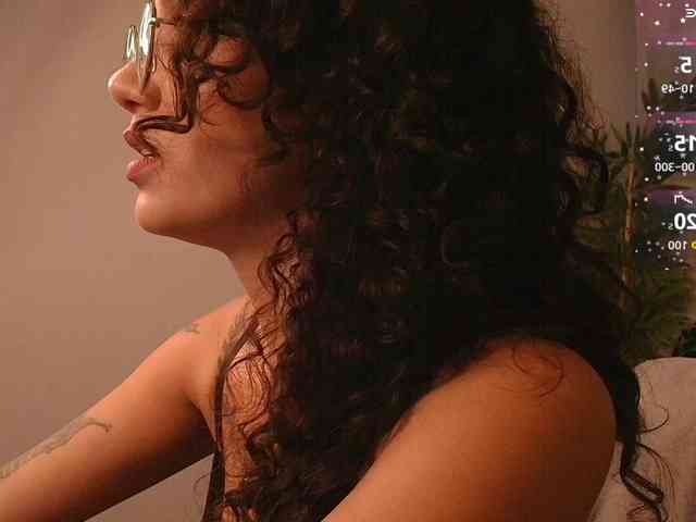 Sally-Diaz webcam