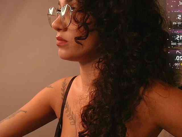 Sally-Diaz webcam