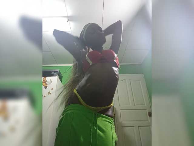 ebonytinydancer1992