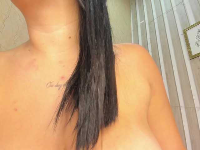 Chloecollins live cam on BongaCams