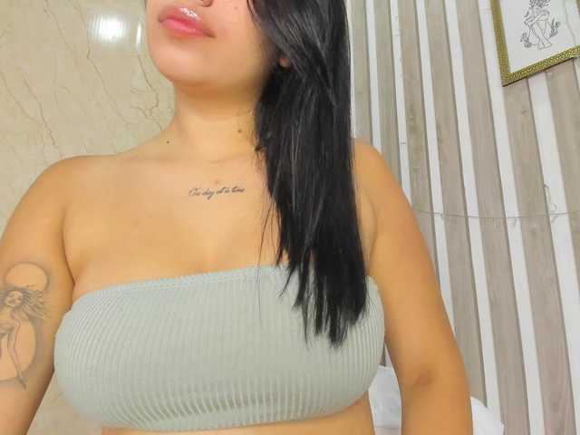 Chloecollins live cam on BongaCams