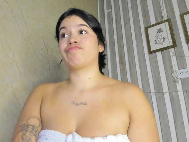 Chloecollins's BongaCams show and profile