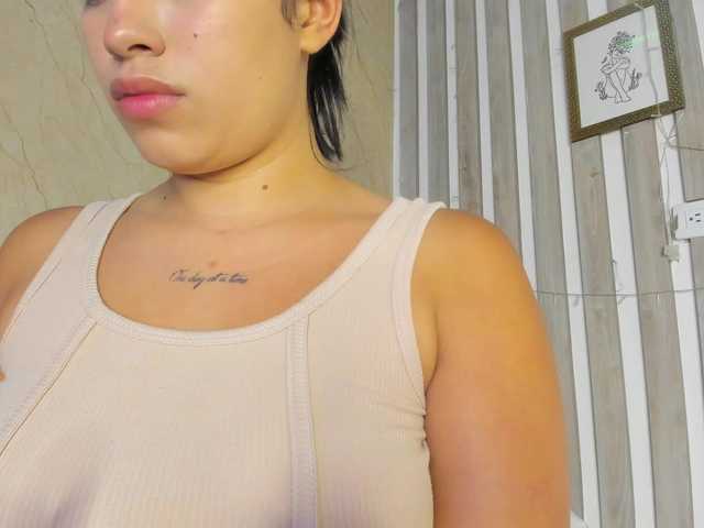 Chloecollins live cam on BongaCams