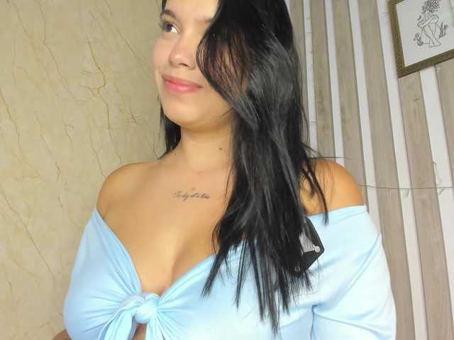 Chloecollins live cam on BongaCams