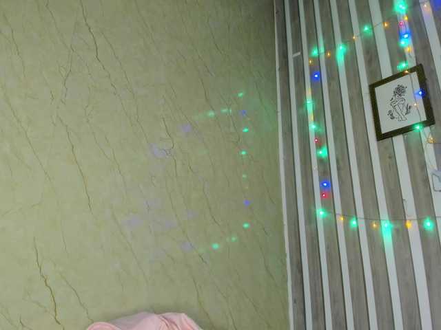 Chloecollins's BongaCams show and profile