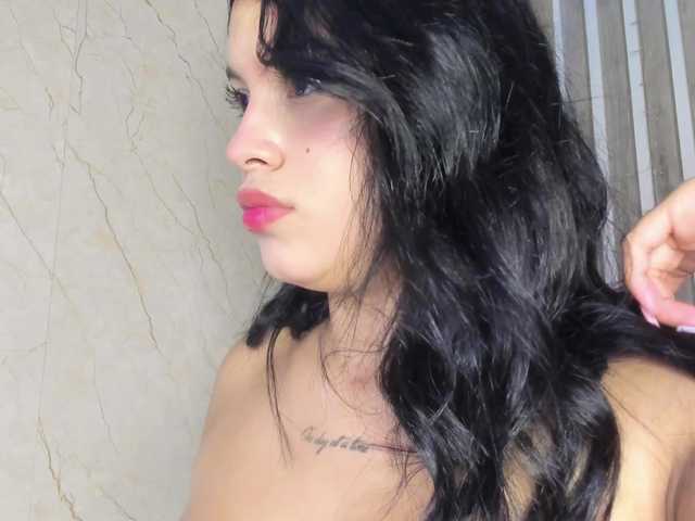 Chloecollins's BongaCams show and profile