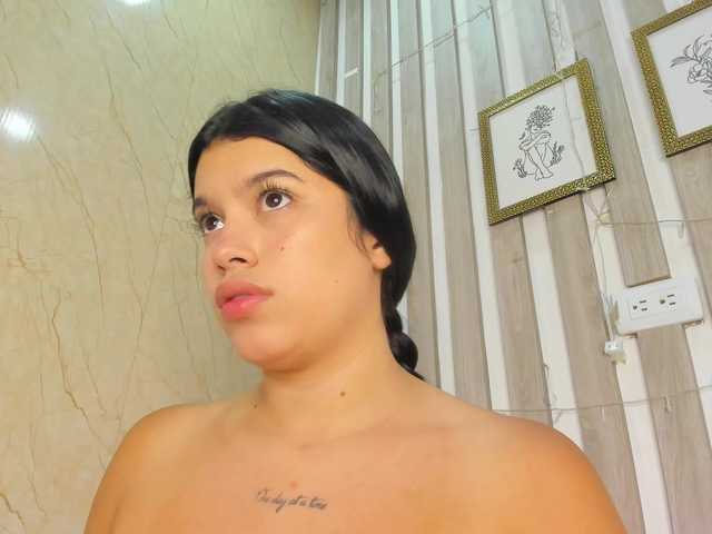 Chloecollins Live Cam on BongaCams
