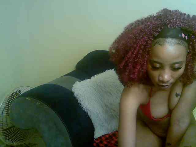 JadaMira1 webcam