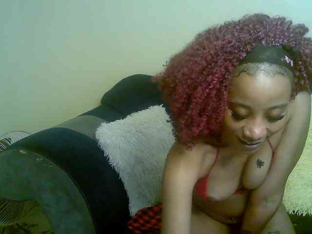 JadaMira1 webcam
