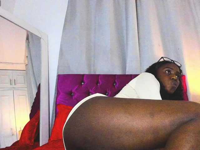 Cassandra-Hunt live cam on BongaCams