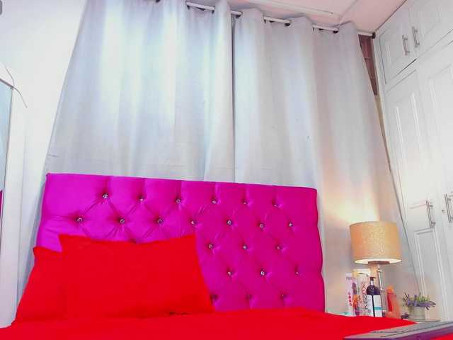 Cassandra-Hunt live cam on BongaCams