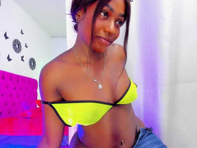 Cassandra-Hunt live cam on BongaCams