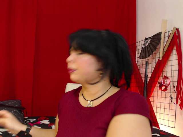 Nicki-latina live cam on BongaCams