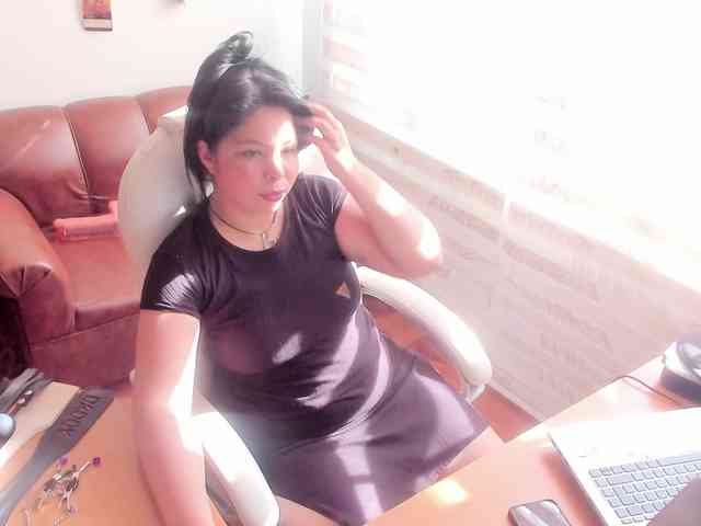 Nicki-latina webcam
