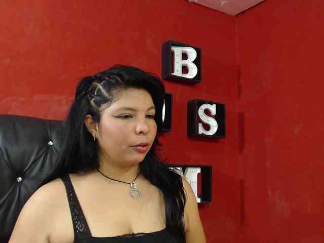 Nicki-latina webcam