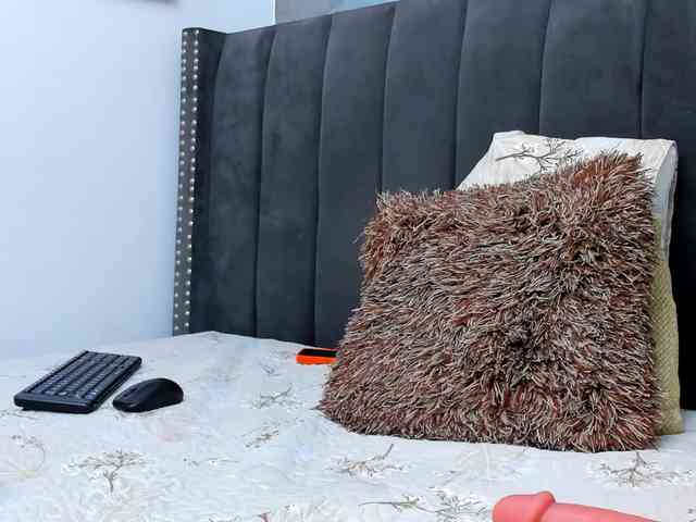 Anikka-Albrite- webcam