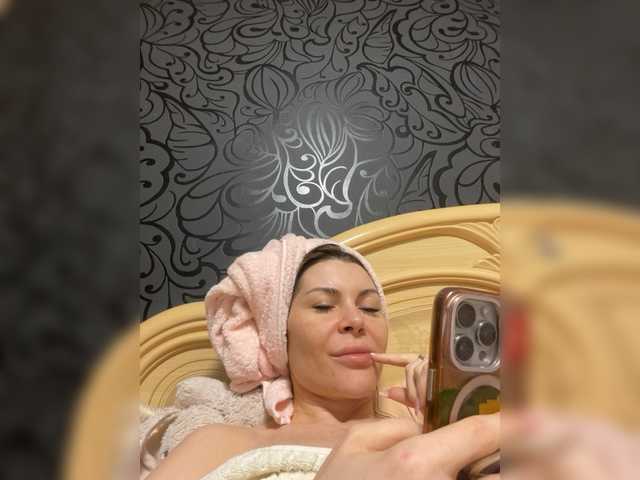 Victoria99999 Live Cam and Statistics on UnifiedCams