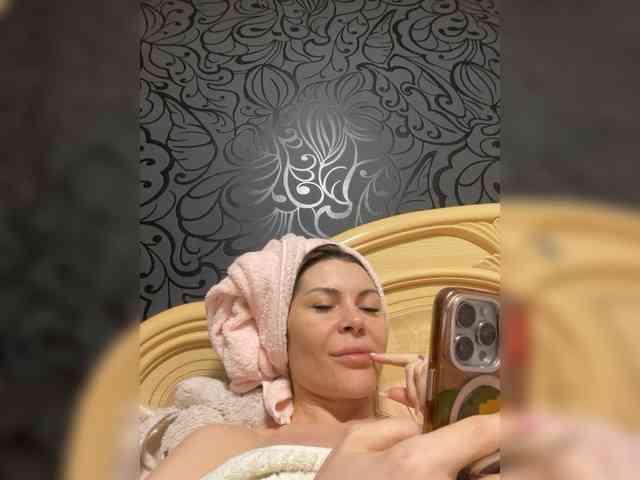 Victoria99999 Live Webcam on BongaCams