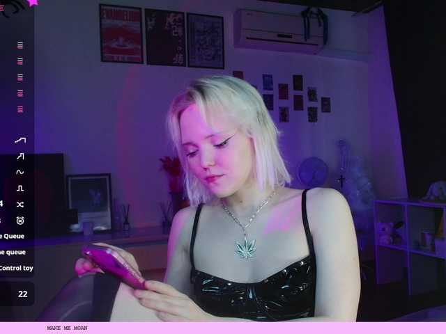 EvianLui live cam on BongaCams