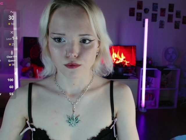 EvianLui live cam on BongaCams