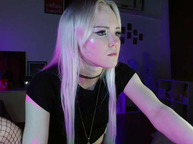 EvianLui live cam on BongaCams