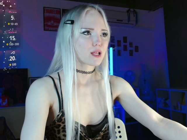 EvianLui live cam on BongaCams