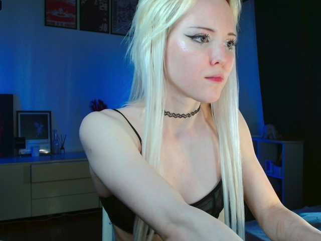 EvianLui chat room
