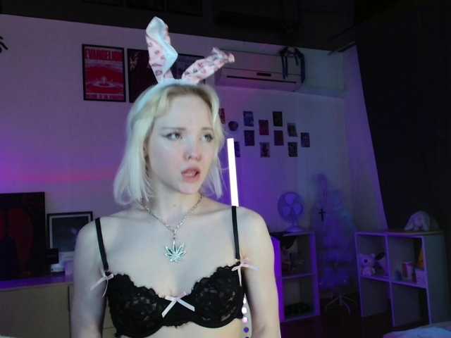 EvianLui live cam on BongaCams