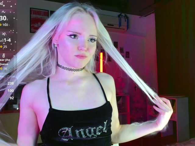 EvianLui live cam on BongaCams
