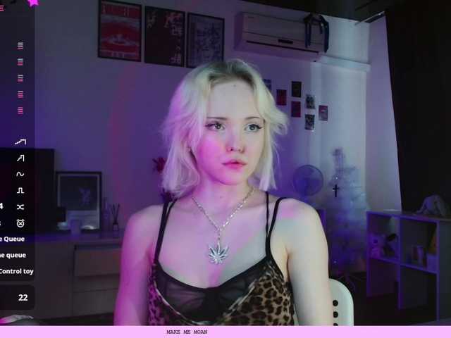 EvianLui live cam on BongaCams