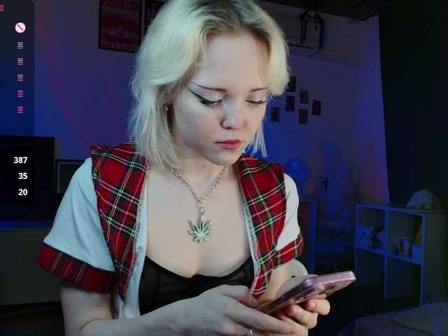 EvianLui live cam on BongaCams