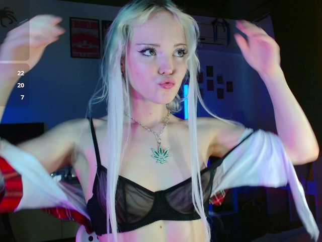 EvianLui live cam on BongaCams