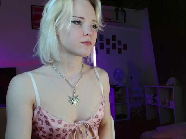 EvianLui live cam on BongaCams